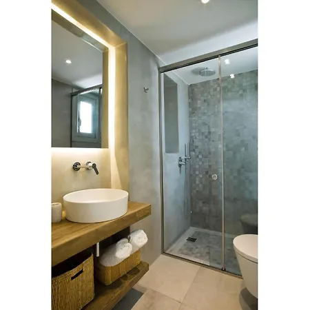 Boutique Mykonos Heated Hot-tub Wonderful Views Heart Agia Sofia Villa *